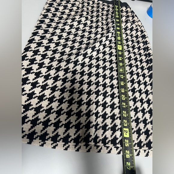 Sebastian made in Italy houndstooth pencil skirt - Picture 8 of 10